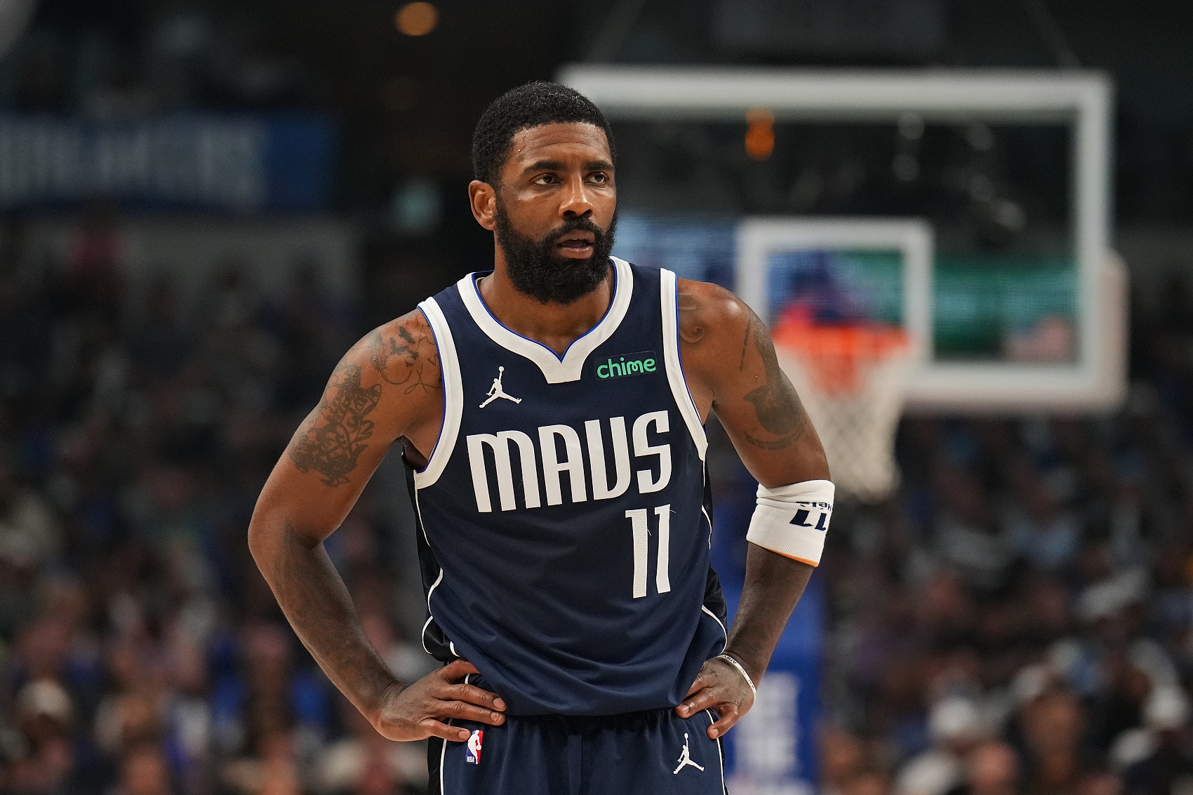 事中表现稳 事中表现稳